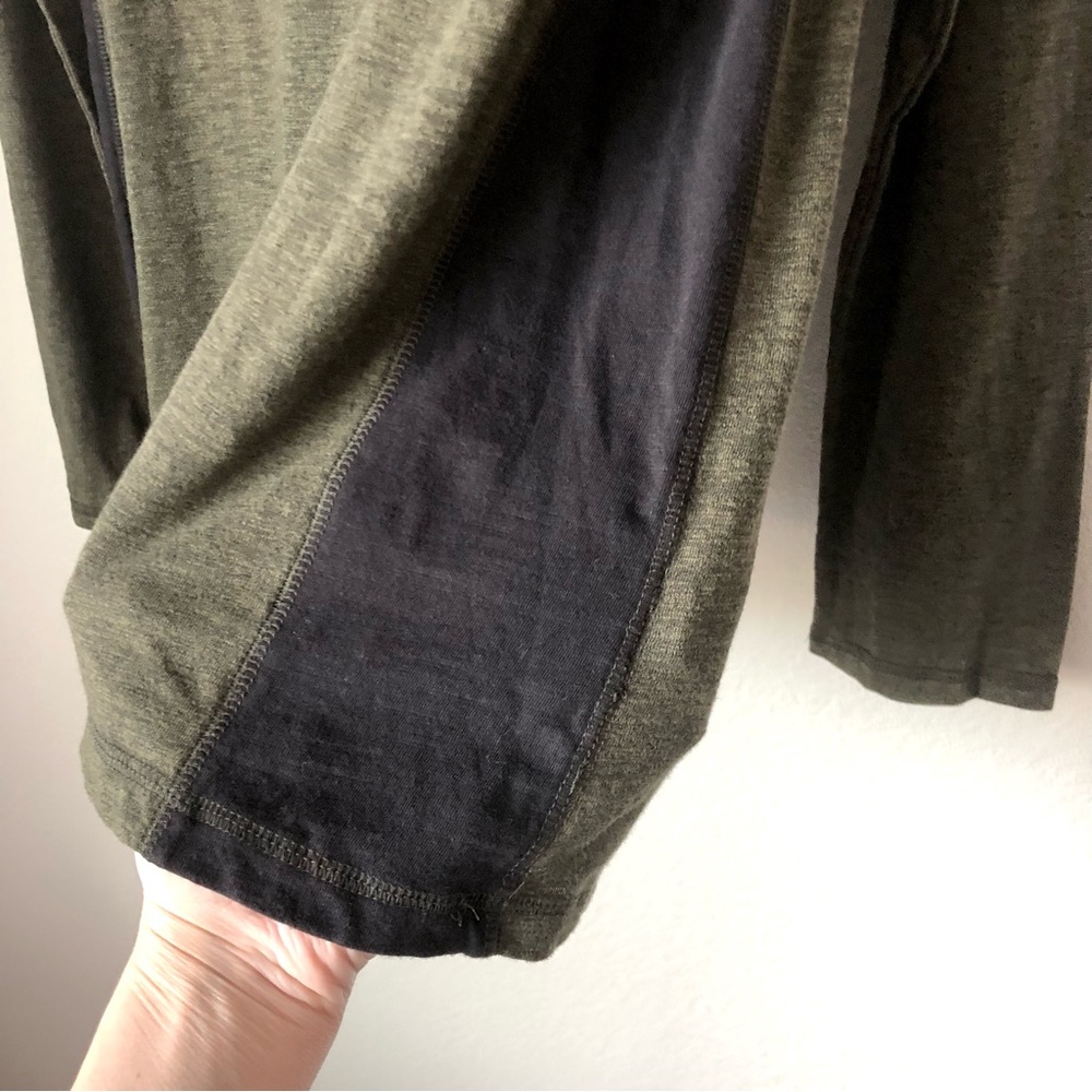 \Rock & Republic\• Men’s Pieced Henley Shirt - Picture 8 of 16